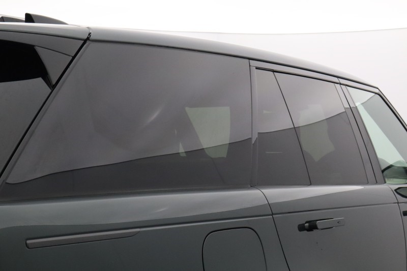  LAND ROVER RANGE ROVER 3.0 D300 SE 4dr Auto 5506922