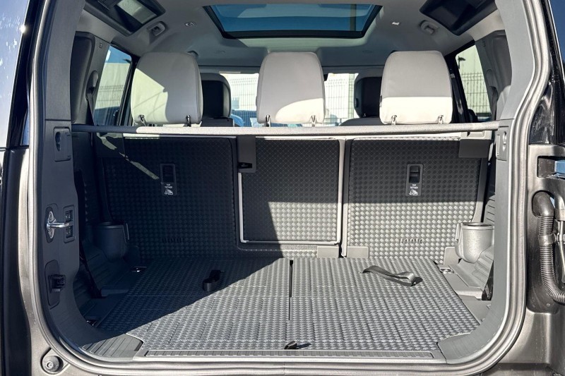  LAND ROVER DEFENDER 3.0 D350 X-Dynamic HSE 110 5dr Auto 5946943