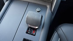 2023 (73) LAND ROVER DISCOVERY 3.0 D300 Dynamic HSE 5dr Auto 4919825