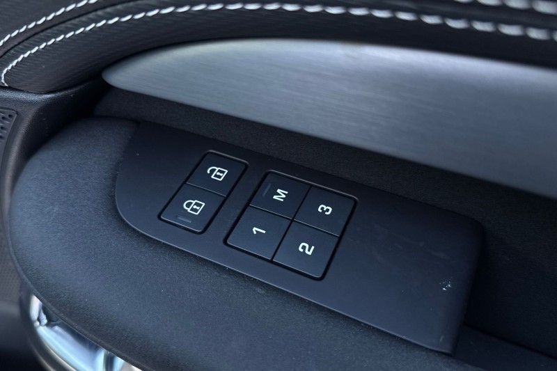 2023 (73) LAND ROVER DISCOVERY 3.0 D300 Dynamic HSE 5dr Auto 4919861