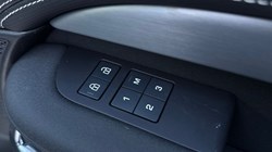 2023 (73) LAND ROVER DISCOVERY 3.0 D300 Dynamic HSE 5dr Auto 4919861