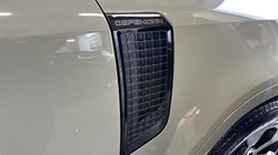 2022 (72) LAND ROVER DEFENDER 2.0 P400e X-Dynamic S 110 5dr Auto 4611927