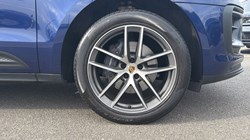 2022 (22) PORSCHE MACAN 5dr PDK 4622351