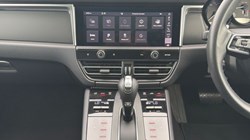 2022 (22) PORSCHE MACAN 5dr PDK 4622357