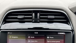 2020 (70) JAGUAR F-PACE 2.0d Portfolio 5dr Auto AWD 4676932