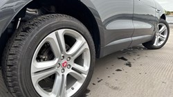 2020 (70) JAGUAR F-PACE 2.0d Portfolio 5dr Auto AWD 4676943