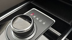 2020 (70) JAGUAR F-PACE 2.0d Portfolio 5dr Auto AWD 4676930