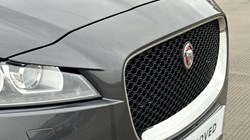 2020 (70) JAGUAR F-PACE 2.0d Portfolio 5dr Auto AWD 4676938
