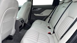 2020 (70) JAGUAR F-PACE 2.0d Portfolio 5dr Auto AWD 4676901