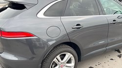2020 (70) JAGUAR F-PACE 2.0d Portfolio 5dr Auto AWD 4676946