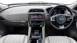 2020 (70) JAGUAR F-PACE 2.0d Portfolio 5dr Auto AWD 4676906