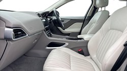 2020 (70) JAGUAR F-PACE 2.0d Portfolio 5dr Auto AWD 4676900