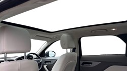 2020 (70) JAGUAR F-PACE 2.0d Portfolio 5dr Auto AWD 4676918