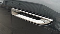 2020 (70) JAGUAR F-PACE 2.0d Portfolio 5dr Auto AWD 4676917