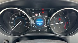 2020 (70) JAGUAR F-PACE 2.0d Portfolio 5dr Auto AWD 4676913