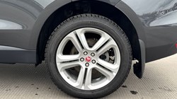 2020 (70) JAGUAR F-PACE 2.0d Portfolio 5dr Auto AWD 4676905