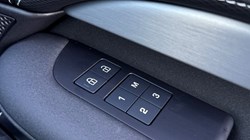 2025 (75) LAND ROVER DISCOVERY 3.0 D350 Dynamic SE 5dr Auto 5262006