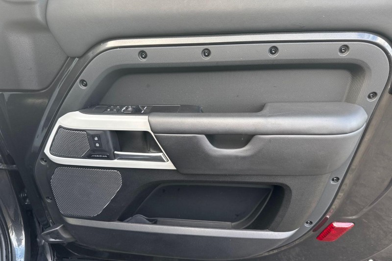 2023 (23) LAND ROVER DEFENDER 3.0 D250 HSE 90 3dr Auto 4735736