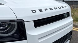 2022 (72) LAND ROVER DEFENDER 3.0 D300 X-Dynamic HSE 110 5dr Auto 4670454