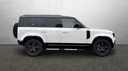 2022 (72) LAND ROVER DEFENDER 3.0 D300 X-Dynamic HSE 110 5dr Auto 4670425