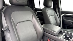 2022 (72) LAND ROVER DEFENDER 3.0 D300 X-Dynamic HSE 110 5dr Auto 4670445