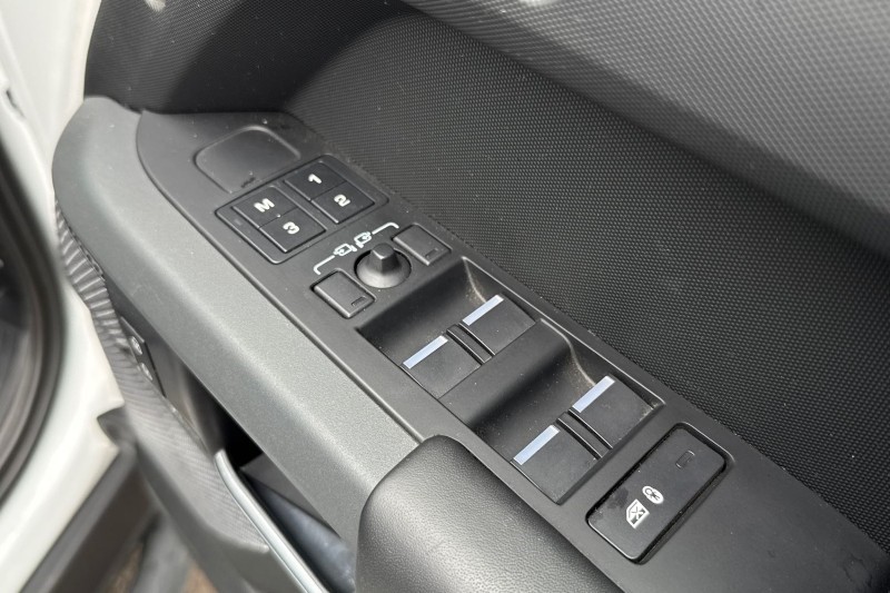 2022 (72) LAND ROVER DEFENDER 3.0 D300 X-Dynamic HSE 110 5dr Auto 4670442