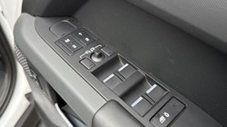 2022 (72) LAND ROVER DEFENDER 3.0 D300 X-Dynamic HSE 110 5dr Auto 4670442