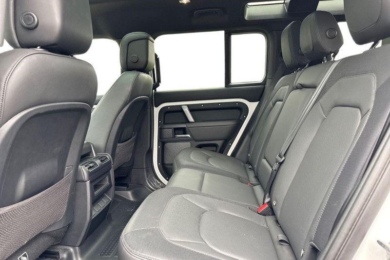 2022 (72) LAND ROVER DEFENDER 3.0 D300 X-Dynamic HSE 110 5dr Auto 4670424