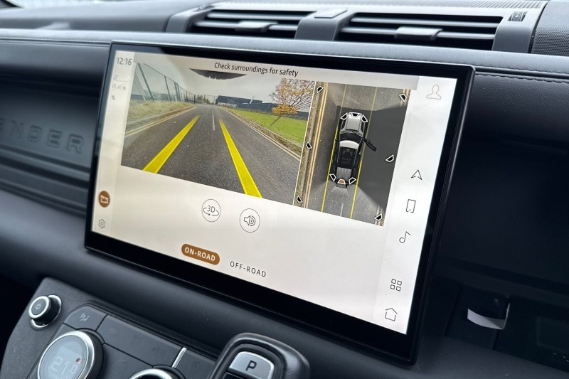 2022 (72) LAND ROVER DEFENDER 3.0 D300 X-Dynamic HSE 110 5dr Auto 4670432