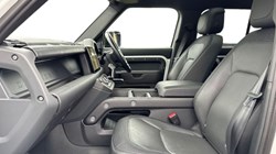 2022 (72) LAND ROVER DEFENDER 3.0 D300 X-Dynamic HSE 110 5dr Auto 4670423