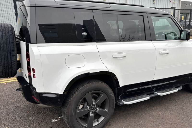 2022 (72) LAND ROVER DEFENDER 3.0 D300 X-Dynamic HSE 110 5dr Auto 4670462