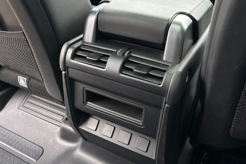 2022 (72) LAND ROVER DEFENDER 3.0 D300 X-Dynamic HSE 110 5dr Auto 4670438