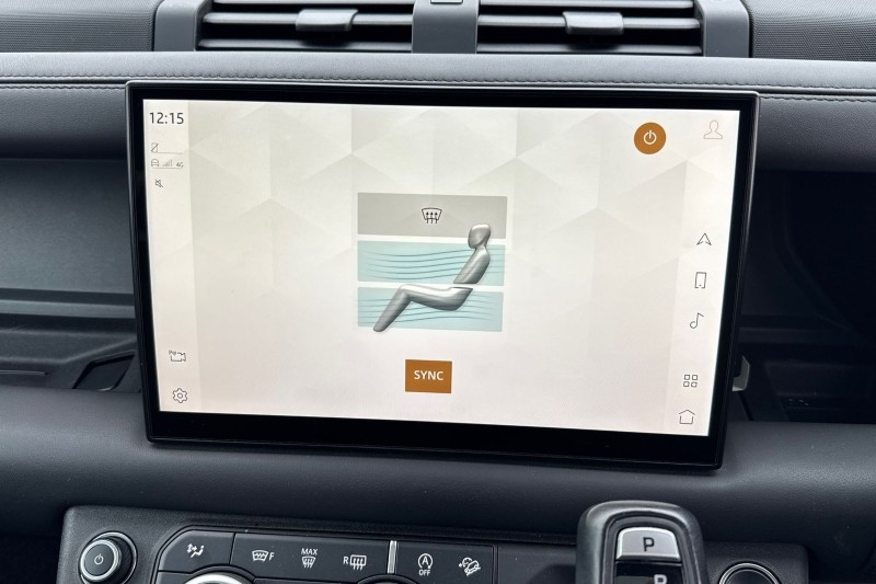 2022 (72) LAND ROVER DEFENDER 3.0 D300 X-Dynamic HSE 110 5dr Auto 4670449