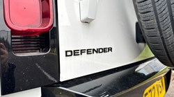 2022 (72) LAND ROVER DEFENDER 3.0 D300 X-Dynamic HSE 110 5dr Auto 4670457