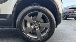 2022 (72) LAND ROVER DEFENDER 3.0 D300 X-Dynamic HSE 110 5dr Auto 4803375