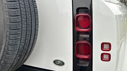 2022 (72) LAND ROVER DEFENDER 3.0 D300 X-Dynamic HSE 110 5dr Auto 4670458