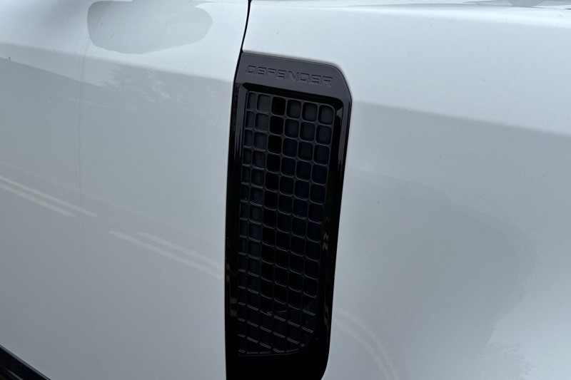 2022 (72) LAND ROVER DEFENDER 3.0 D300 X-Dynamic HSE 110 5dr Auto 4670440