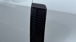 2022 (72) LAND ROVER DEFENDER 3.0 D300 X-Dynamic HSE 110 5dr Auto 4670440