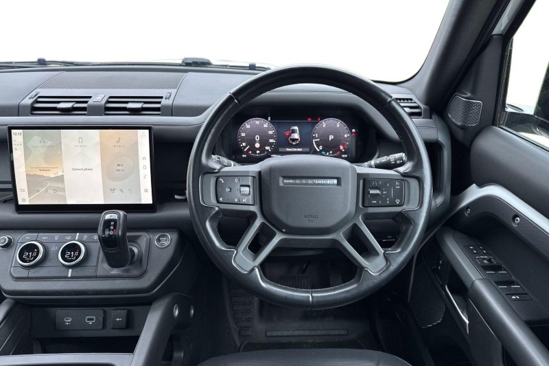 2022 (72) LAND ROVER DEFENDER 3.0 D300 X-Dynamic HSE 110 5dr Auto 4670435