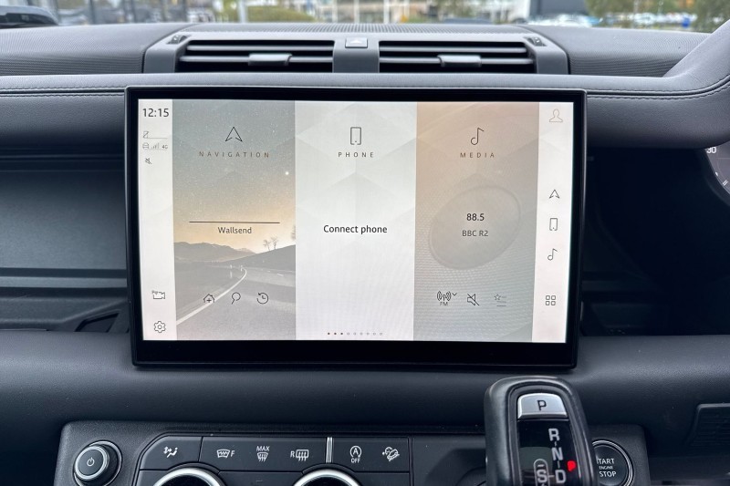 2022 (72) LAND ROVER DEFENDER 3.0 D300 X-Dynamic HSE 110 5dr Auto 4670448