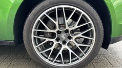 2020 (70) PORSCHE MACAN 5dr PDK 4687356
