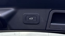 2023 (23) LAND ROVER RANGE ROVER VELAR 3.0 D300 MHEV R-Dynamic SE 5dr Auto 4695892