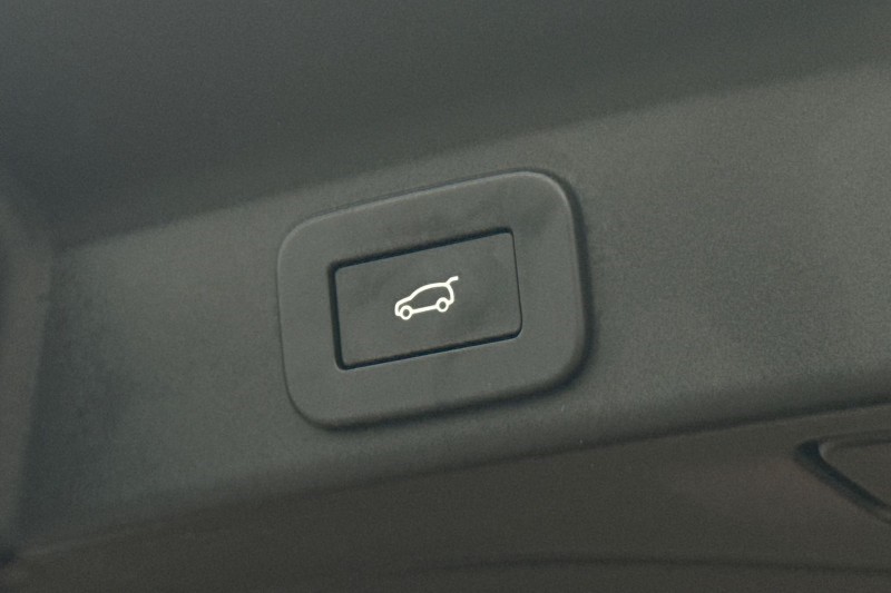 2024 (73) JAGUAR F-PACE 2.0 D200 R-Dynamic HSE Black 5dr Auto AWD 4758648