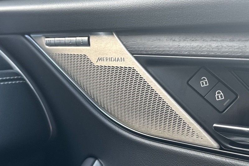 2024 (73) JAGUAR F-PACE 2.0 D200 R-Dynamic HSE Black 5dr Auto AWD 4758660