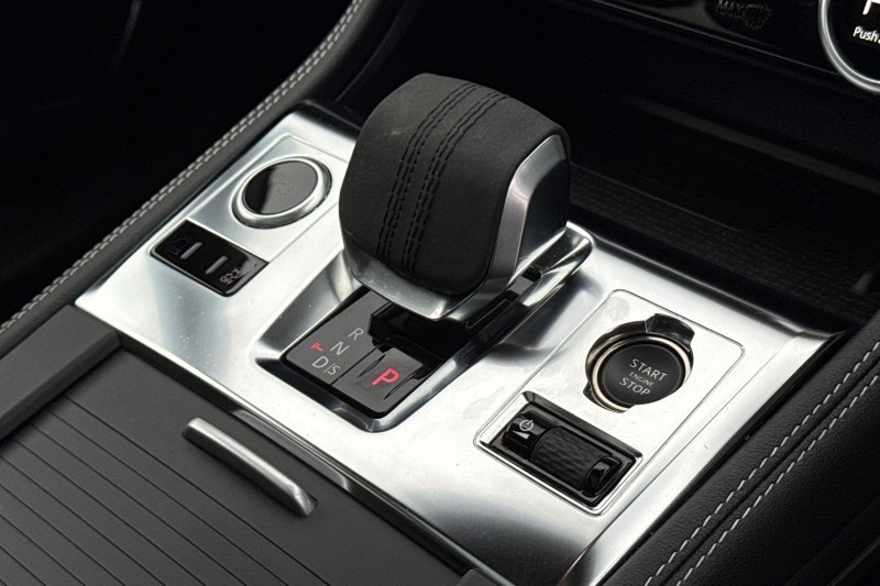 2024 (73) JAGUAR F-PACE 2.0 D200 R-Dynamic HSE Black 5dr Auto AWD 4750104