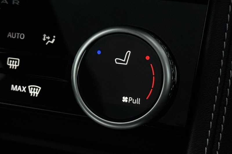 2024 (73) JAGUAR F-PACE 2.0 D200 R-Dynamic HSE Black 5dr Auto AWD 4750126