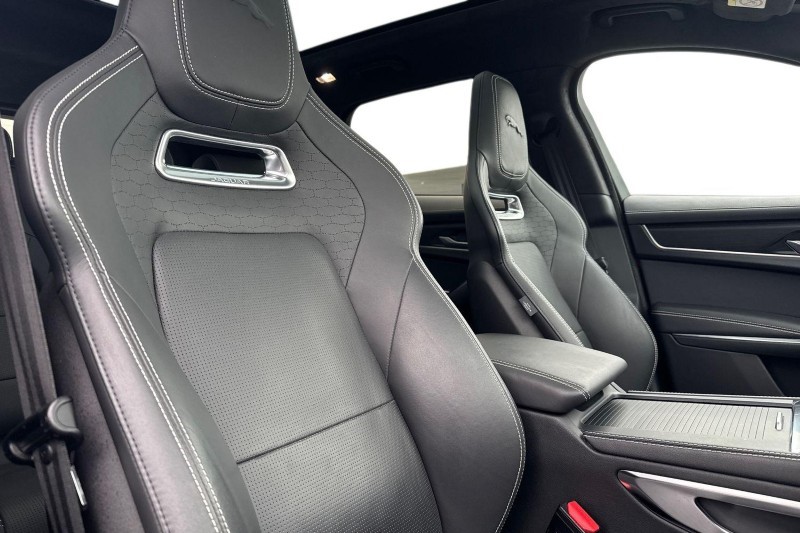 2024 (73) JAGUAR F-PACE 2.0 D200 R-Dynamic HSE Black 5dr Auto AWD 4750117