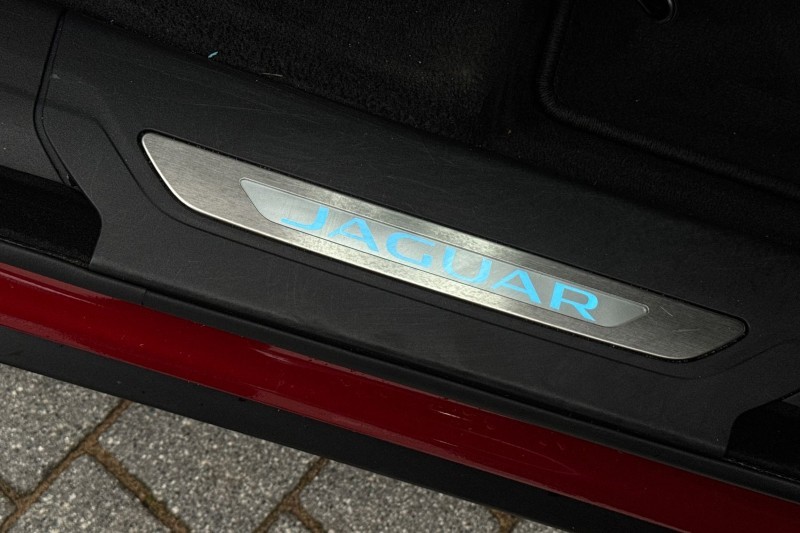 2024 (73) JAGUAR F-PACE 2.0 D200 R-Dynamic HSE Black 5dr Auto AWD 4750130