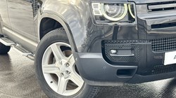 2022 (72) LAND ROVER DEFENDER 3.0 D250 SE 110 5dr Auto 4735414
