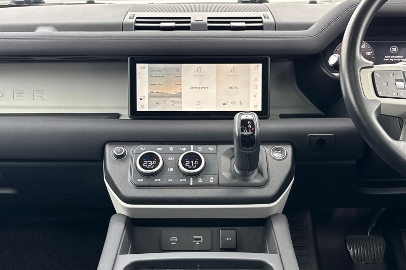 2022 (72) LAND ROVER DEFENDER 3.0 D250 SE 110 5dr Auto 4805263